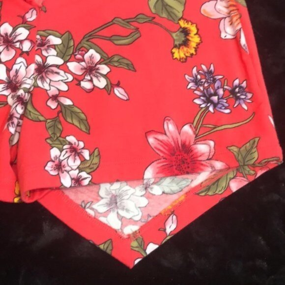 GUESS Koko Asymmetrical Skort In Flourish. M, XL - Picture 7 of 14